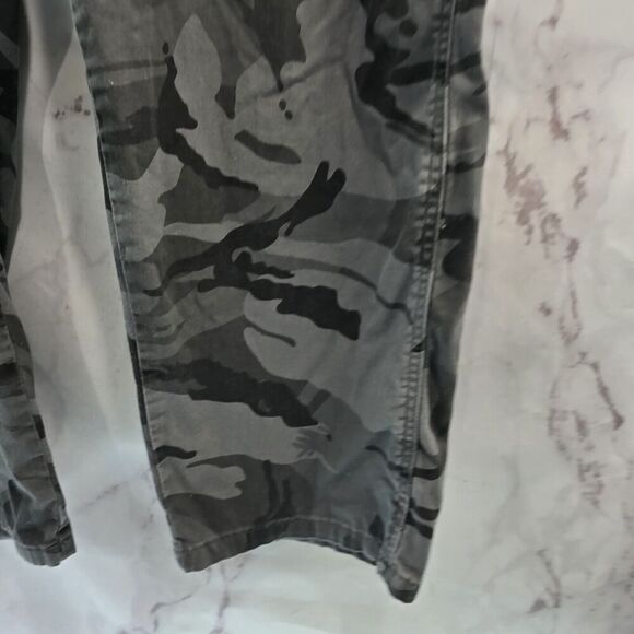 Wrangler Pants Mens 40 X 30 Camo Black Gray Cargo Straight Leg Regular Taper - Picture 5 of 13